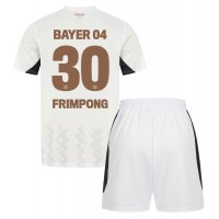 Billiga Bayer Leverkusen Jeremie Frimpong #30 Barnkläder Borta fotbollskläder till baby 2024-25 Kortärmad (+ Korta byxor)